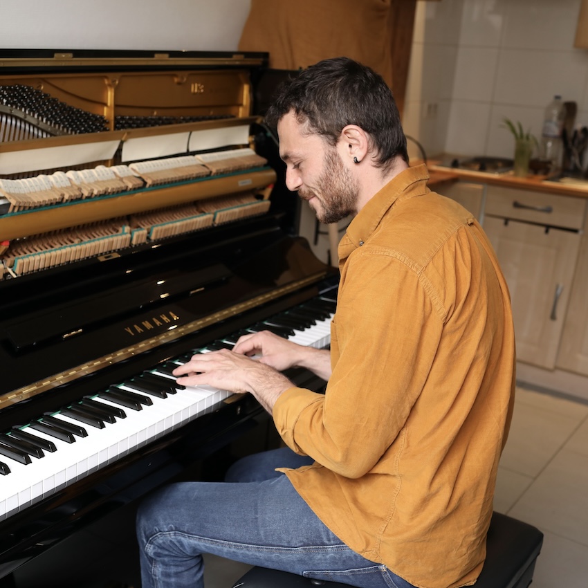 Pierre Chernet et son piano